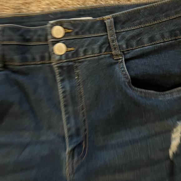 Beautiful Ripped Flare Jeans - Picture 6 of 9